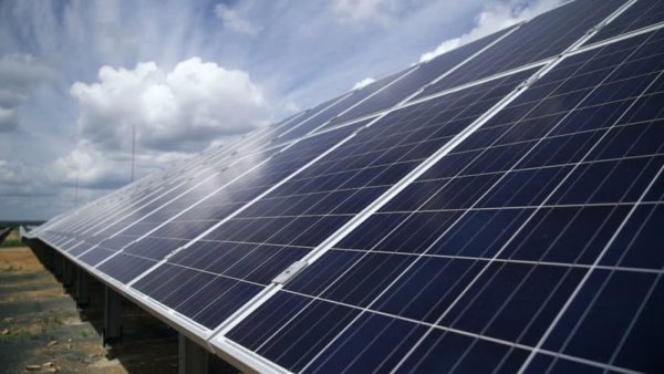 Energie&nbsp;: l’Europe soutient la construction d’une centrale photovoltaïque assortie d’un stockage innovant